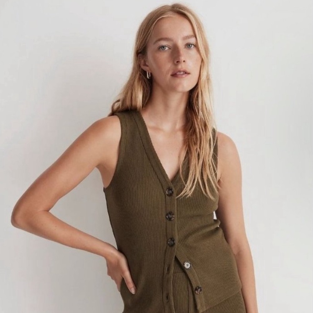 Madewell Ribbed Button-Front Vest [C-1]